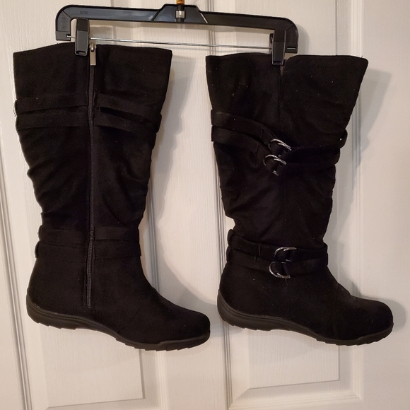 NWT Women's boots - Picture 1 of 4